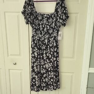 Sirenlily Black & White Floral Gathered Torso Dress 1X